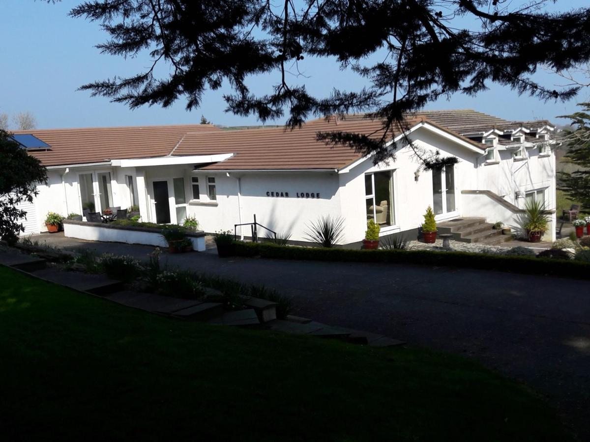 At Cedar Lodge Apartment Ramsey Exterior photo